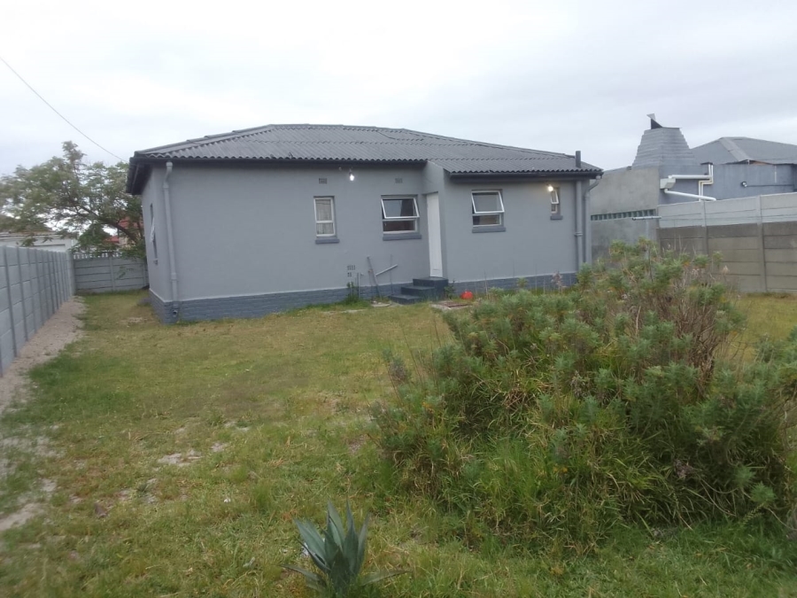 To Let 3 Bedroom Property for Rent in Ruyterwacht Western Cape